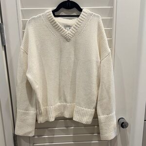 100% Cotton Banana Republic Cream V-Neck Sweater